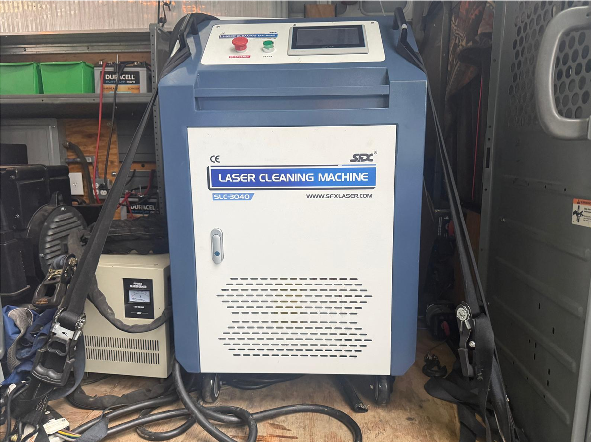 Used SFX Laser Rust Removal 3000W Laser Cleaning Machine 400mm Cleaning Rust & Paint Removal with Smart Control & Anti-Freeze Systemfor Rust Oil Paint Remover SLC-3040