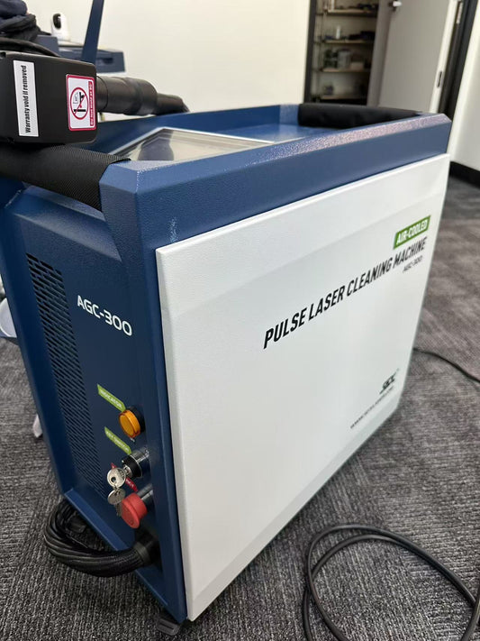 Used 300W Air-Cooled Laser Cleaner Portable Pulse Laser Cleaner For Wood Laser Rust And Paint Cleaner Laser Cleaner for Wood Metal Rust